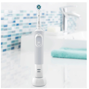 فرشاة الأسنان الكهربائية Vitality Plus Whitening من أورال-بي